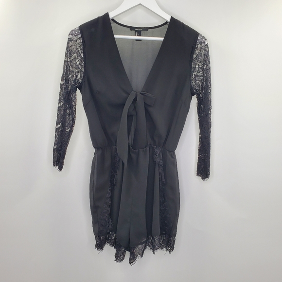 Forever 21 Tie-Front Eyelash Lace Romper Black Boho - Picture 2 of 9